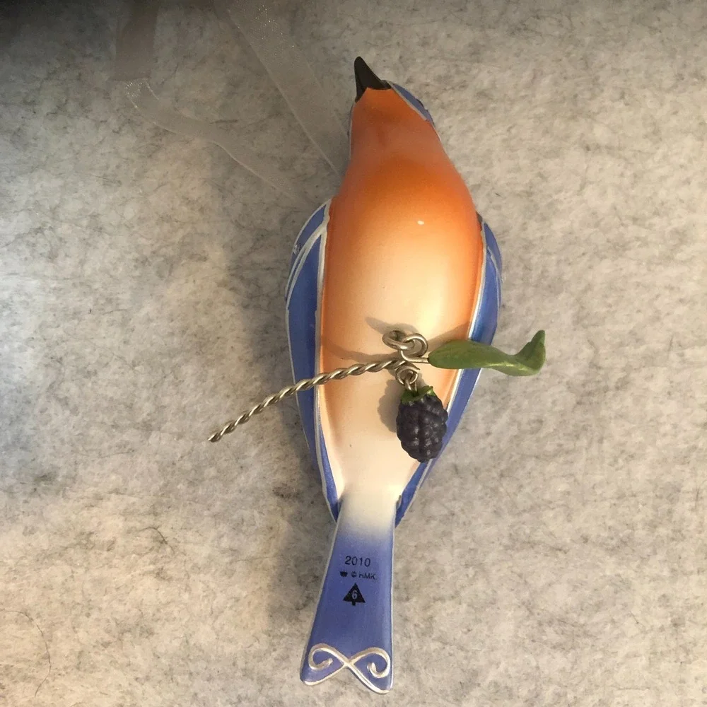 Hallmark Keepsake~2010 Eastern BlueBird~The Beauty of Birds Ornament~6th